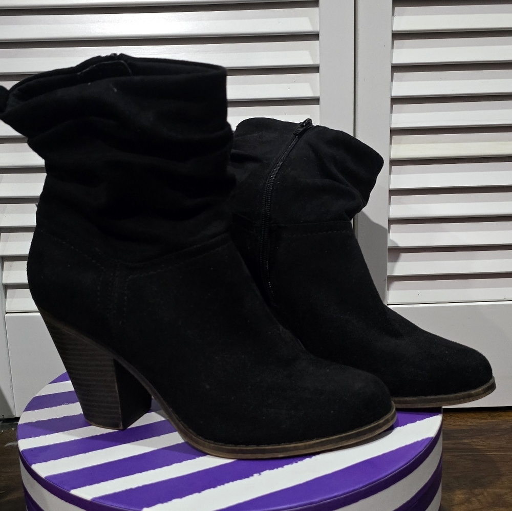 Fergalicious Wealthy Black Suede Ankle Boots, 9M